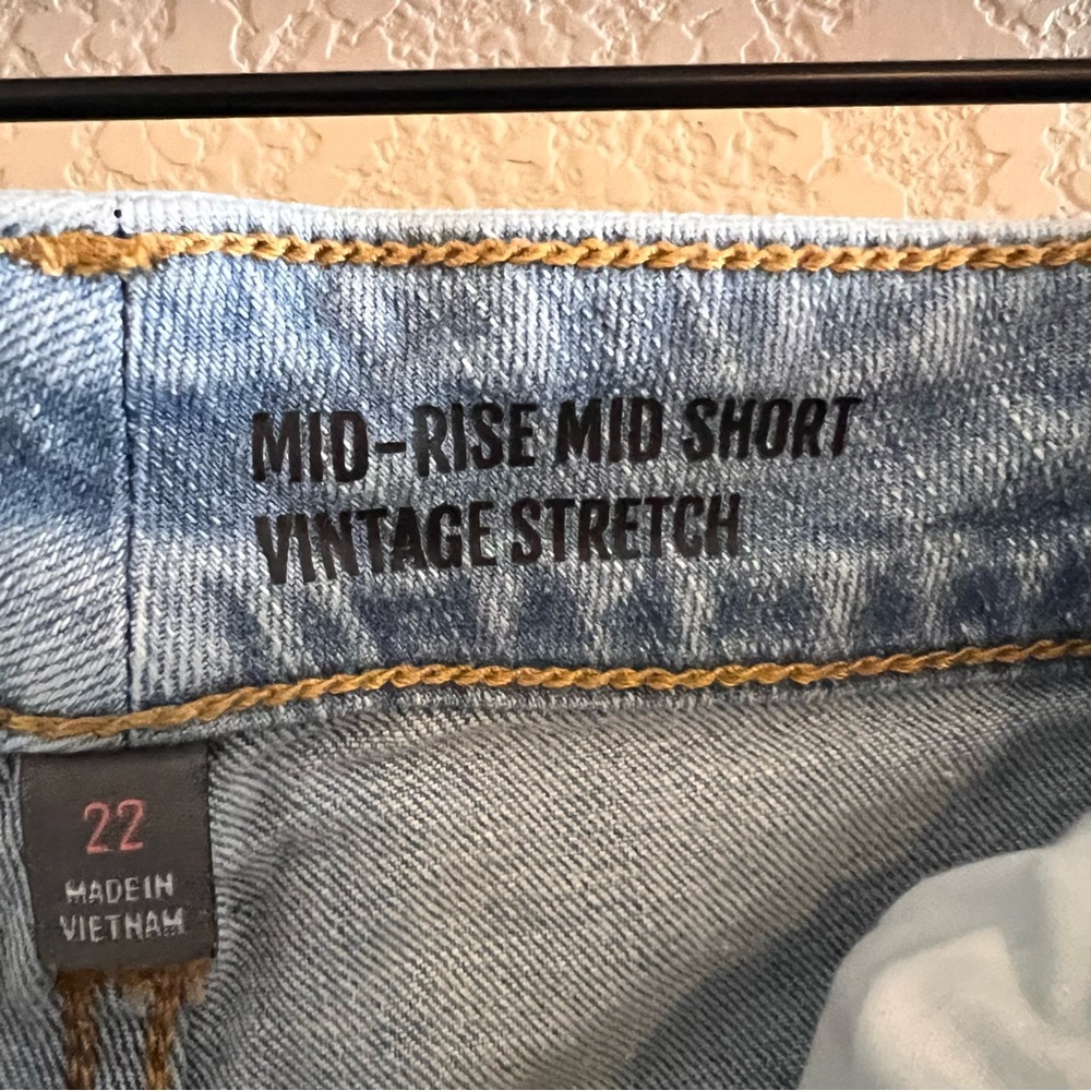 Torrid Mid-Rise Vintage Stretch Short Size 22 - Picture 7 of 8